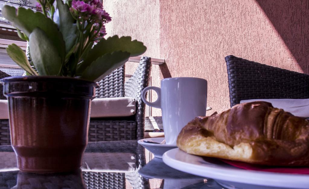 Bed and Breakfast Domus Raffaello Roma Exterior foto